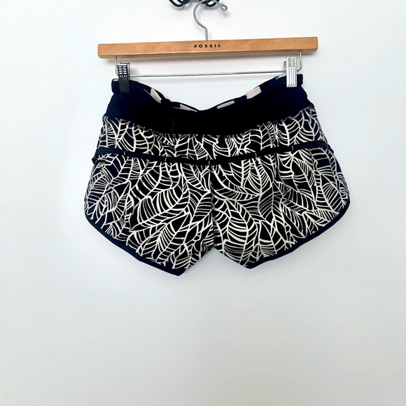 Lululemon Speed Short Size 4 - Picture 3 of 4